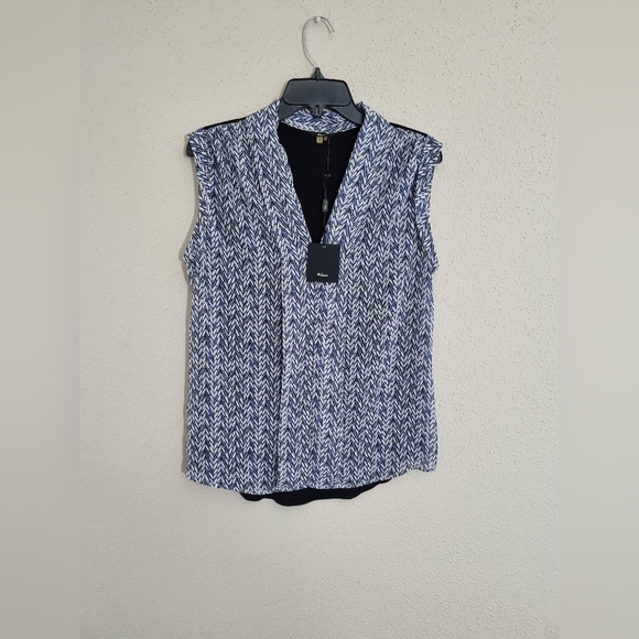 Women's Blue and White Sweater - Picture 2 of 8